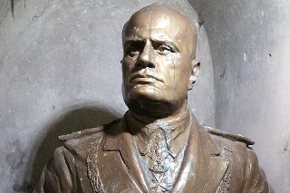 Mussolini cittadino onorario di Osimo, il vicesindaca chiede di revocarla